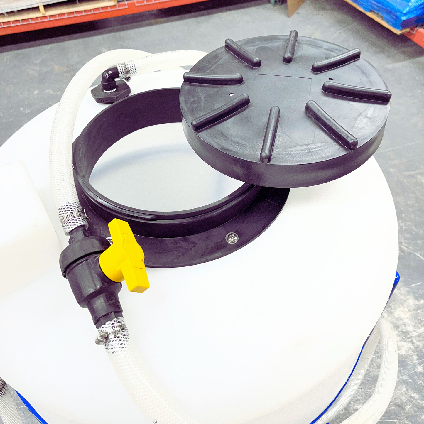 Small liquid grain protectant applicator lid